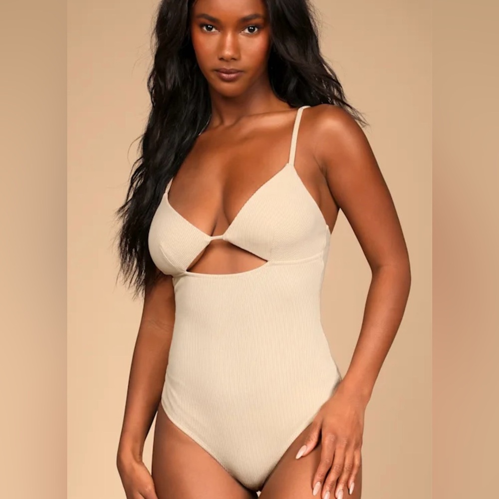LULU’S GOT YOU HOOKED BEIGE SLEEVELESS CUTOUT BODYSUIT